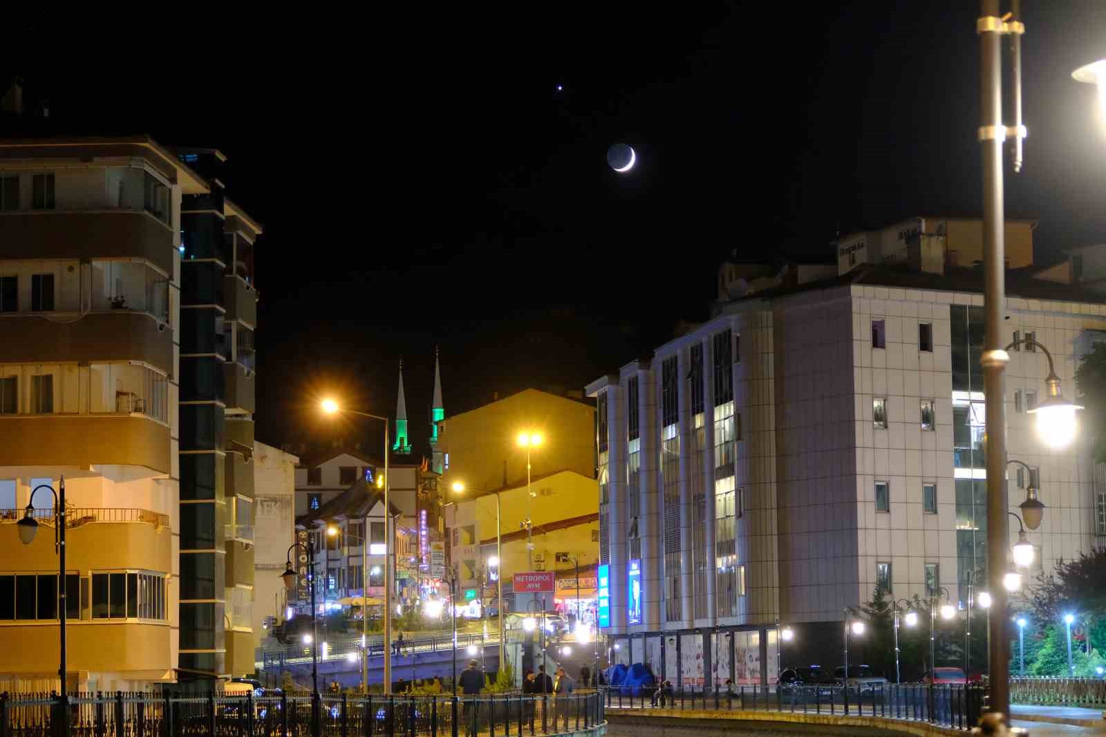 gumushane semalarinda nadir gorulen gezegen hizalanmasi harsit cayi uzerinde muhtesem goruntu 6