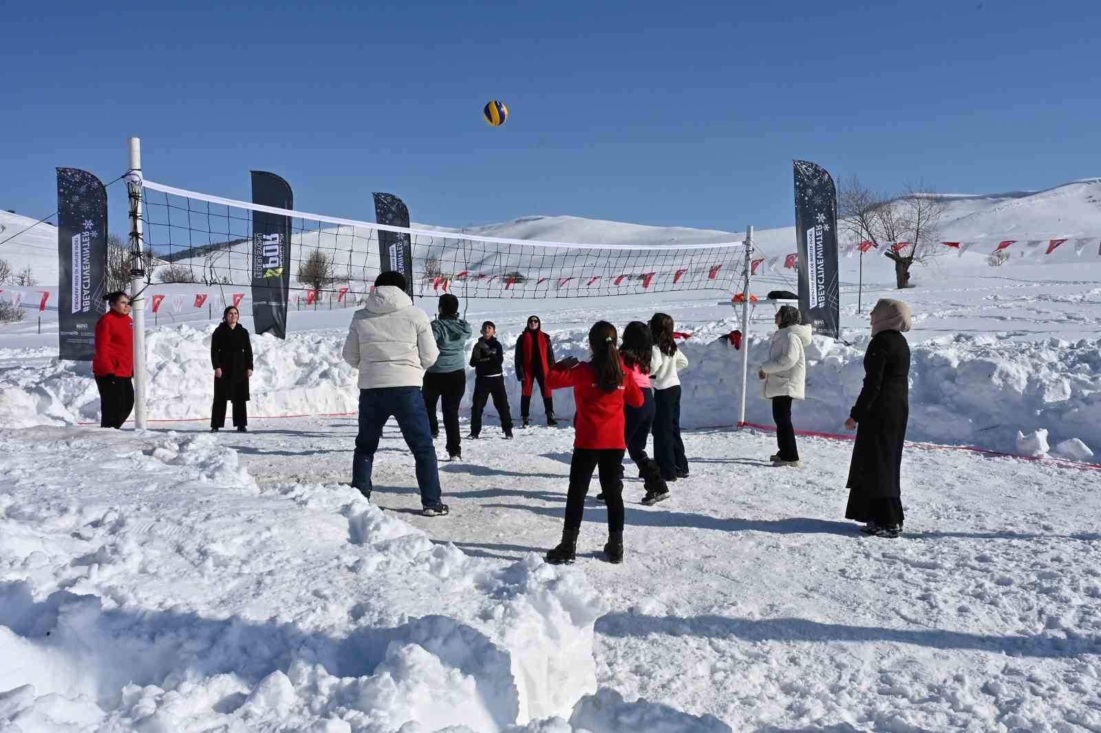 gumushanede 33 kar voleybolu senligi ahmet calik anisina duzenlendi 13 tj8ySbGQ