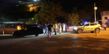 gumushanede-alkollu-surucu-jandarma-aracina-carpti-ehliyetine-el-konuldu-E6JpFgDn.jpg