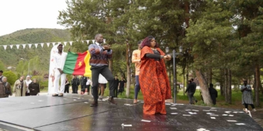 gumushanede-bilyali-araba-yarisi-heyecani-UAizPsUr.jpg