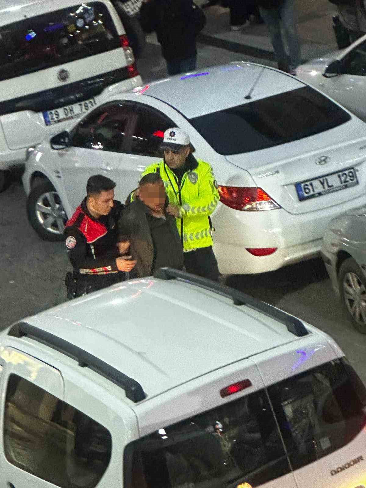 gumushanede bosanma asamasindaki esi tarafindan bicaklanan kadin yaralandi 3 Thlpr4ry