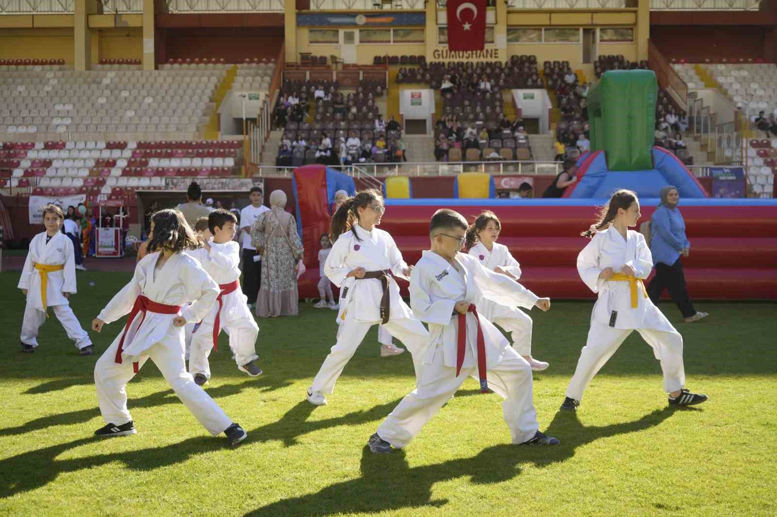 gumushanede cocuklar spor senliginde eglenceli vakit gecirdi 4 iryXLNGR