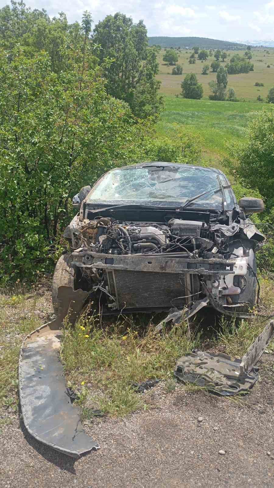 gumushanede hafif ticari arac sarampole devrildi 1 olu 2 yarali 2 DiqzCHyq