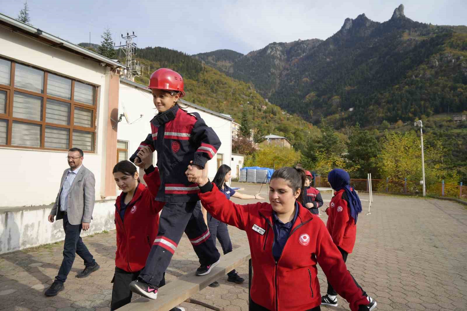 gumushanede itfaiyecilik egitimi temelden basliyor 1 lPYcidPI