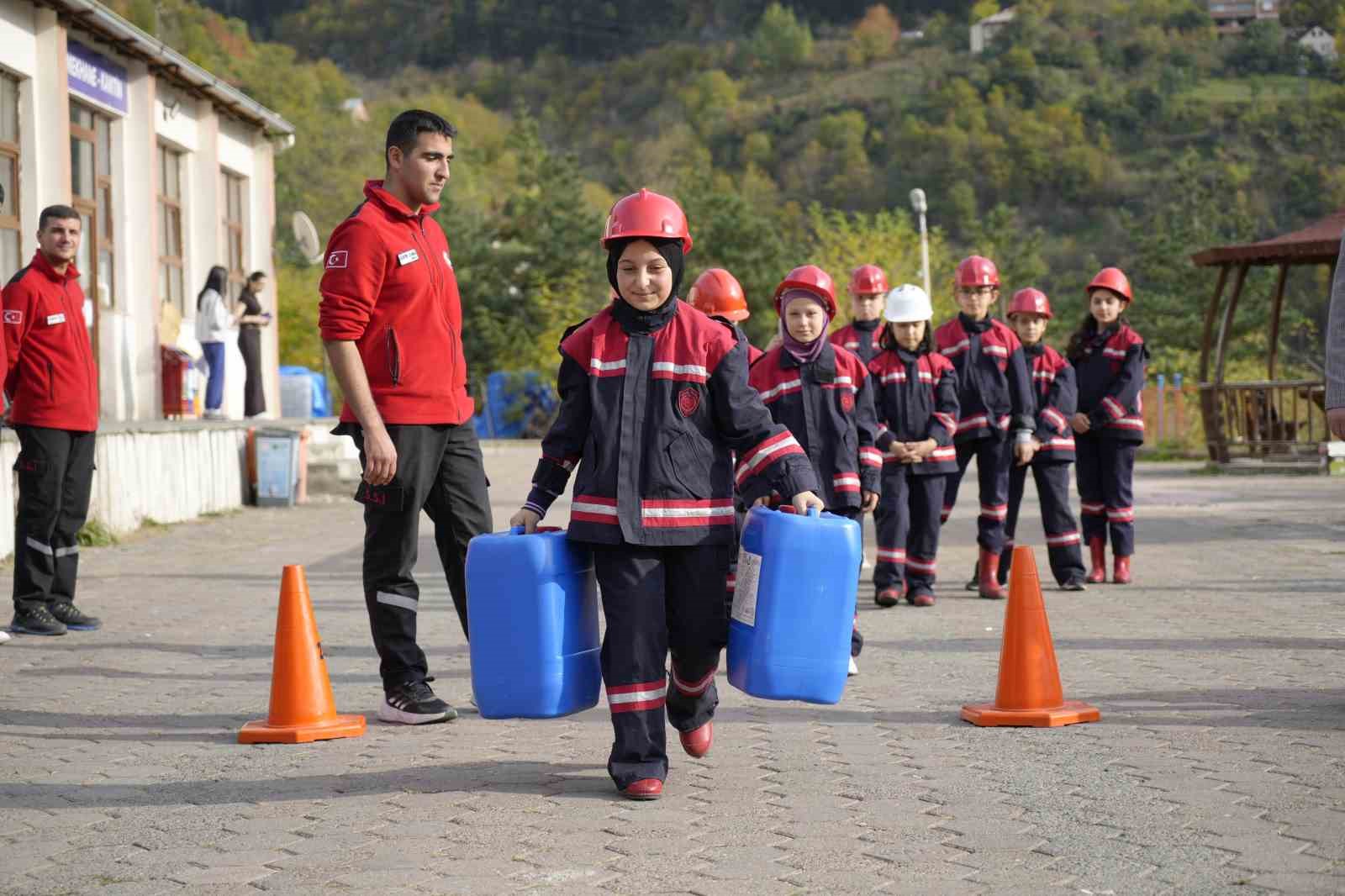 gumushanede itfaiyecilik egitimi temelden basliyor 4 n1tZeevM