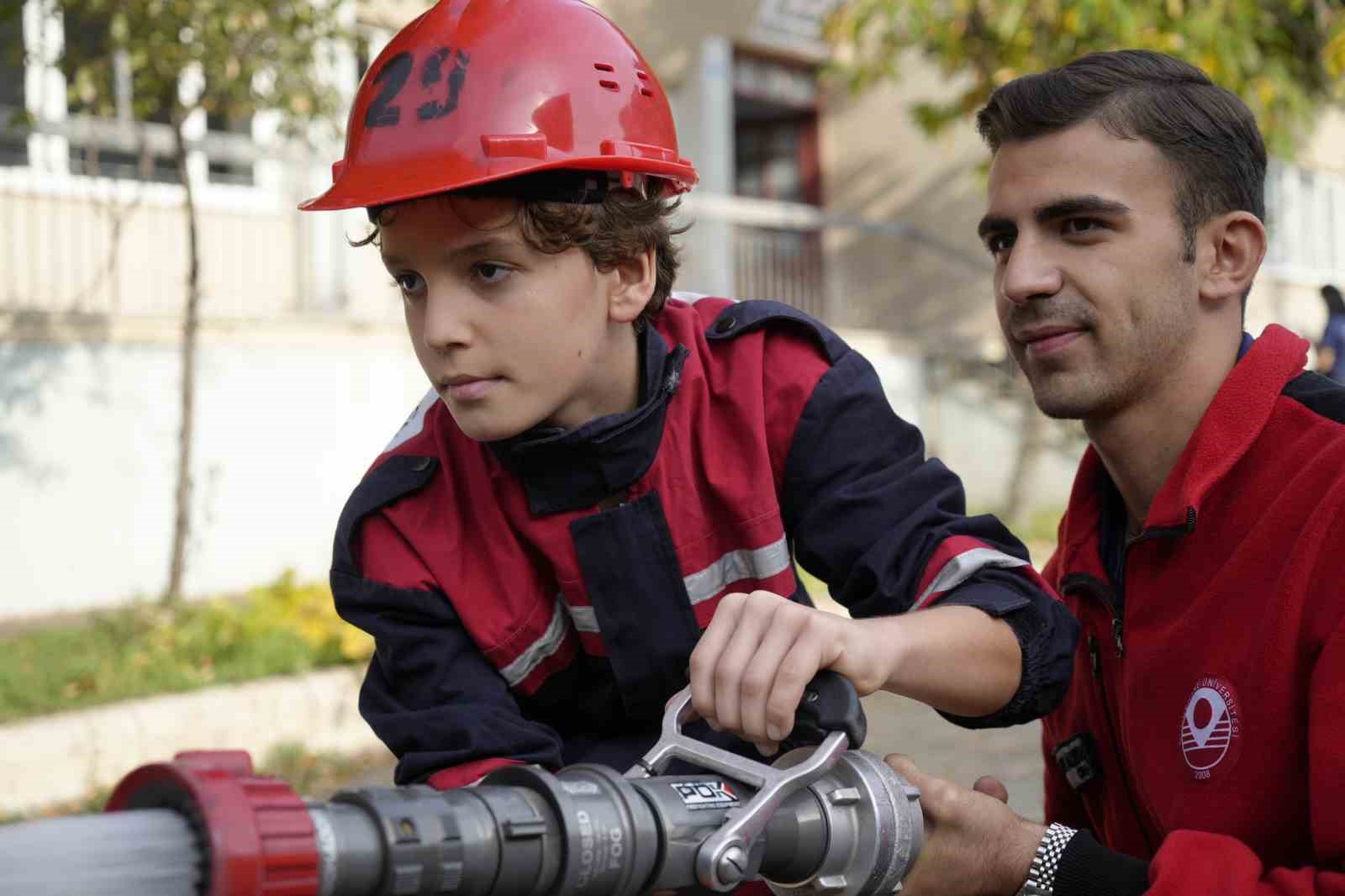 gumushanede itfaiyecilik egitimi temelden basliyor 7 IpHb7g7m