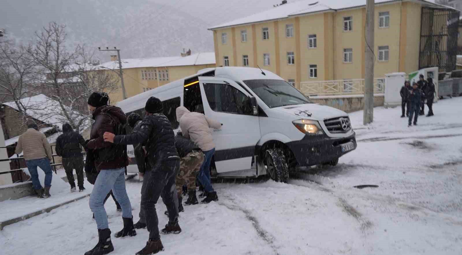 gumushanede kar esareti 1 a3rVWVeE