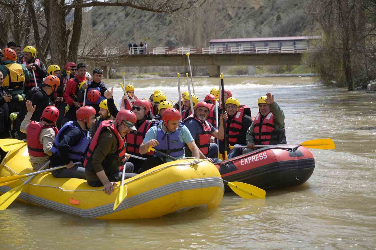 gumushanede kelkit cayinda rafting heyecani 1 nf3QA9r9