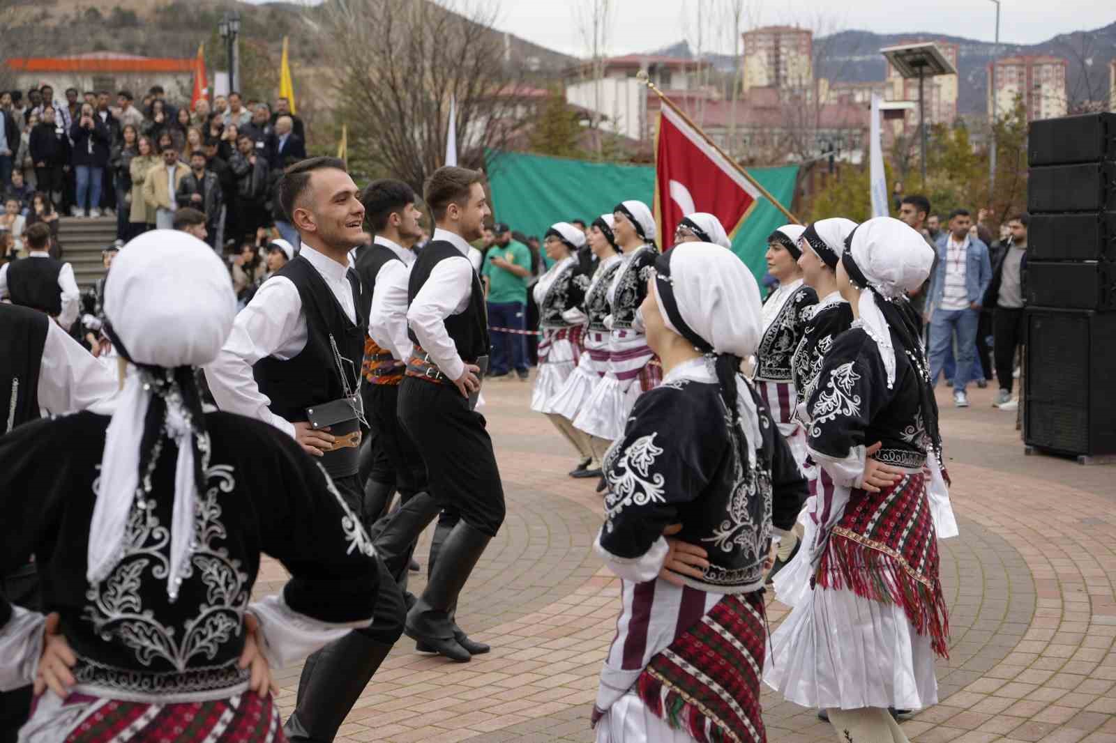 gumushanede nevruz coskusu 3 mCktSrJI