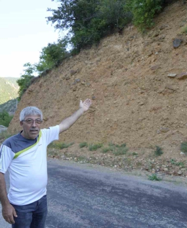 gumushanede-vatandaslarin-tapulu-arazileri-toprak-kaymalari-nedeniyle-her-gecen-gun-kuculuyor-TFIEYt8F.jpg