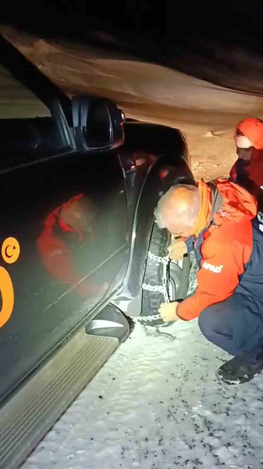 gumushanede yaylada kar nedeniyle mahsur kalan vatandaslar kurtarildi 2 CTwjmf1T