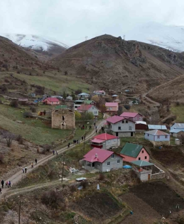 gumushanenin-dus-patikasinda-yuruduler-rrMglQWn.jpg