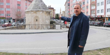 gun-boyu-insanlar-fark-etmeden-yanindan-geciyor-anadolunun-en-buyuk-ahisi-burada-yatiyor-cSiCUBSx.jpg