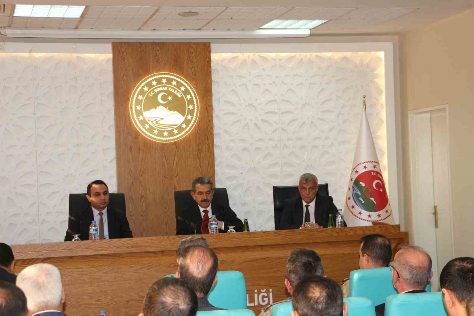 Günde yaklaşık 10 bin kişinin kullandığı Habur, Irak ile ticarette ana geçiş noktası olmayı sürdürüyor 4 gunde yaklasik 10 bin kisinin kullandigi habur irak ile ticarette ana gecis noktasi olmayi EFz8tr4N