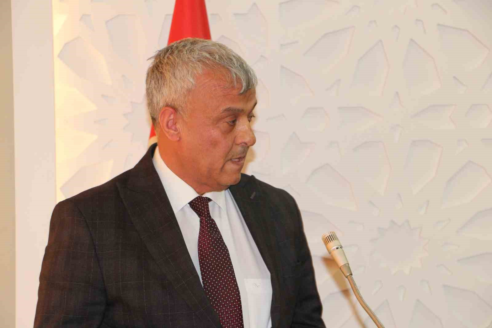 Günde yaklaşık 10 bin kişinin kullandığı Habur, Irak ile ticarette ana geçiş noktası olmayı sürdürüyor 5 gunde yaklasik 10 bin kisinin kullandigi habur irak ile ticarette ana gecis noktasi olmayi VRzKHkga