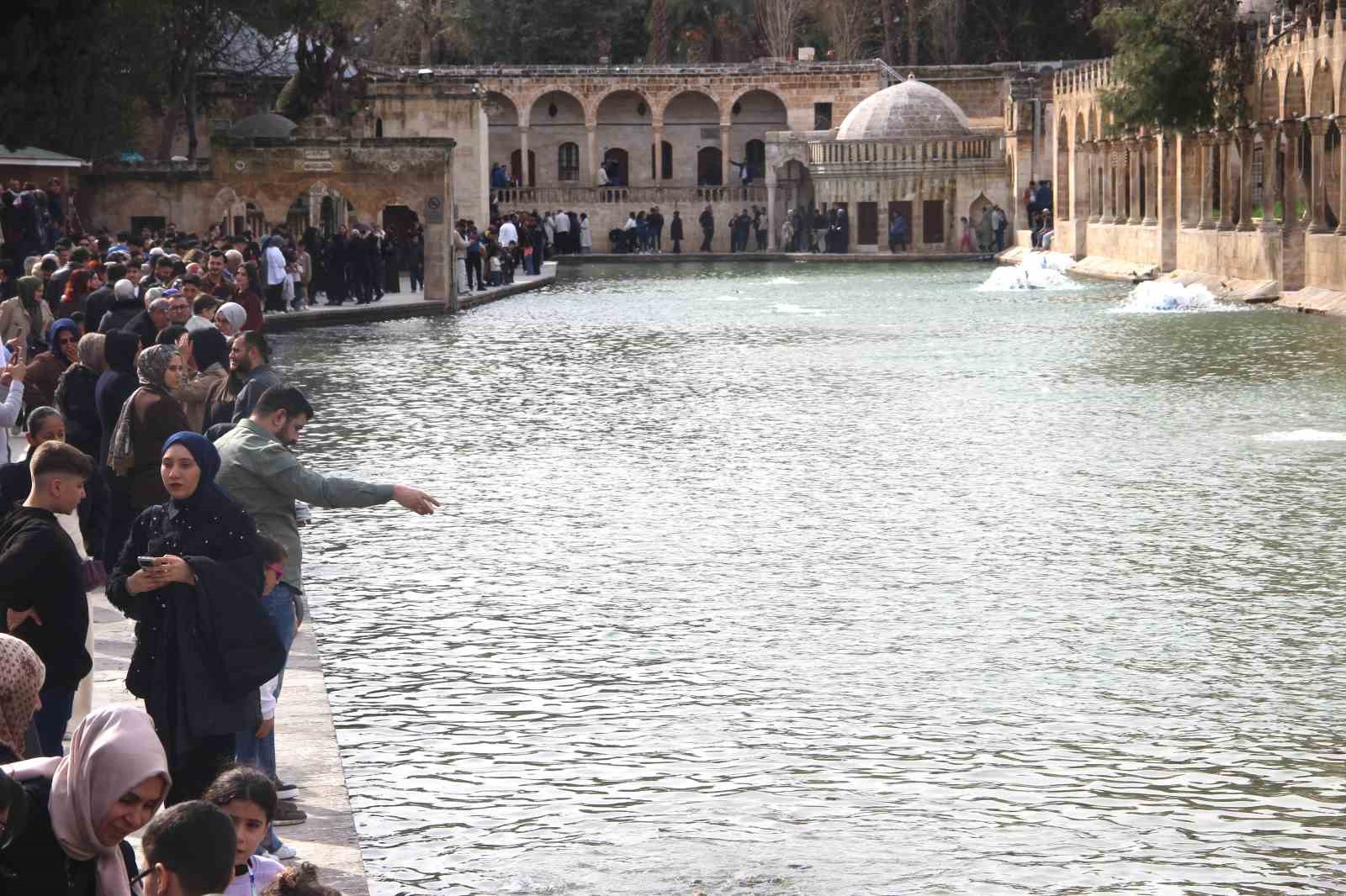 gunes yuzunu gosterdi balikligole ziyaretci akini 0 sJCLTgfI