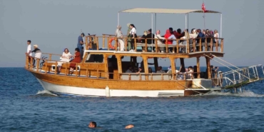 gunesi-goren-denize-girdi-havalar-isindi-turizm-sezonu-basliyor-QS52JZFm.jpg