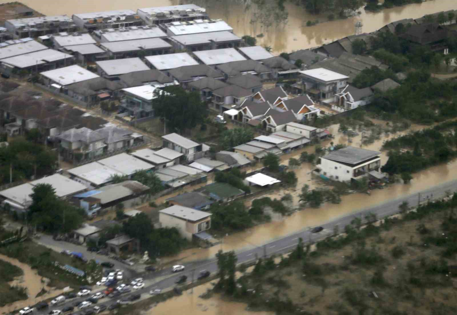guney asyadaki sel ve toprak kaymalarinda olu sayisi 295e yukseldi 12 QVhLPOb2