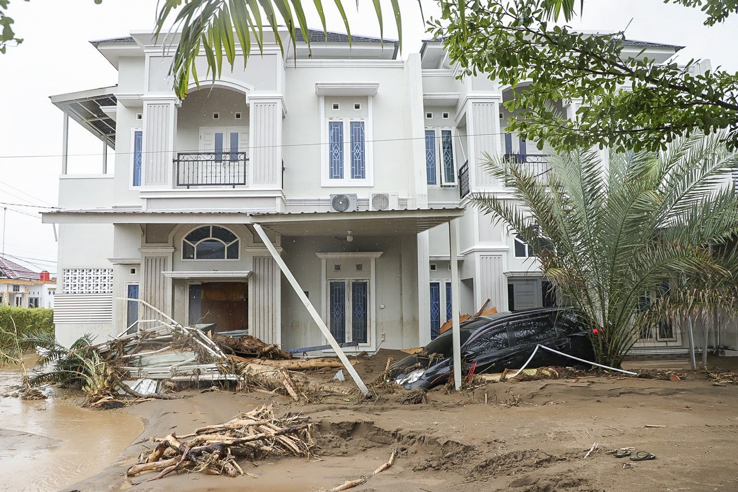 guney asyadaki sel ve toprak kaymalarinda olu sayisi 295e yukseldi 15 D6K1I6hh