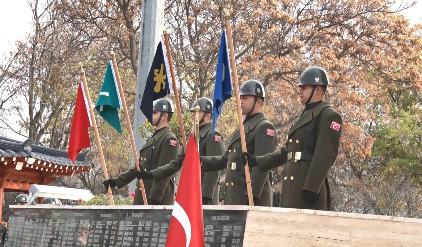 guney kore cumhuriyeti cumhurbaskani myungdan kore gazilerine yakin ilgi 10