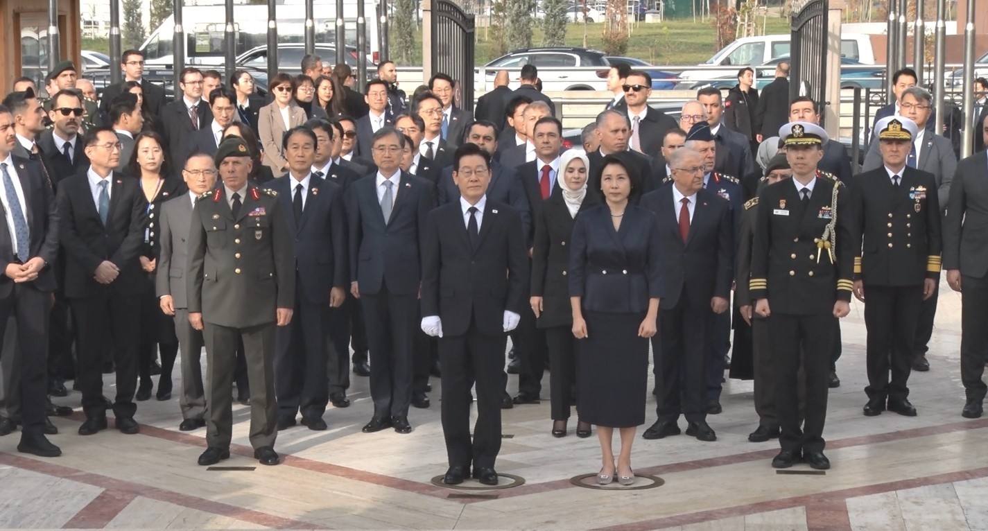 guney kore cumhuriyeti cumhurbaskani myungdan kore gazilerine yakin ilgi 12