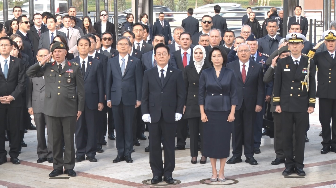 guney kore cumhuriyeti cumhurbaskani myungdan kore gazilerine yakin ilgi 2 sp36ZbjU