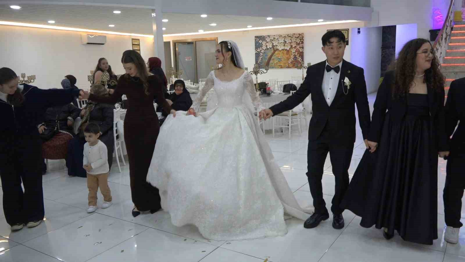 guney koreden is icin geldigi turkiyeye damat oldu 0 MuItQHuP