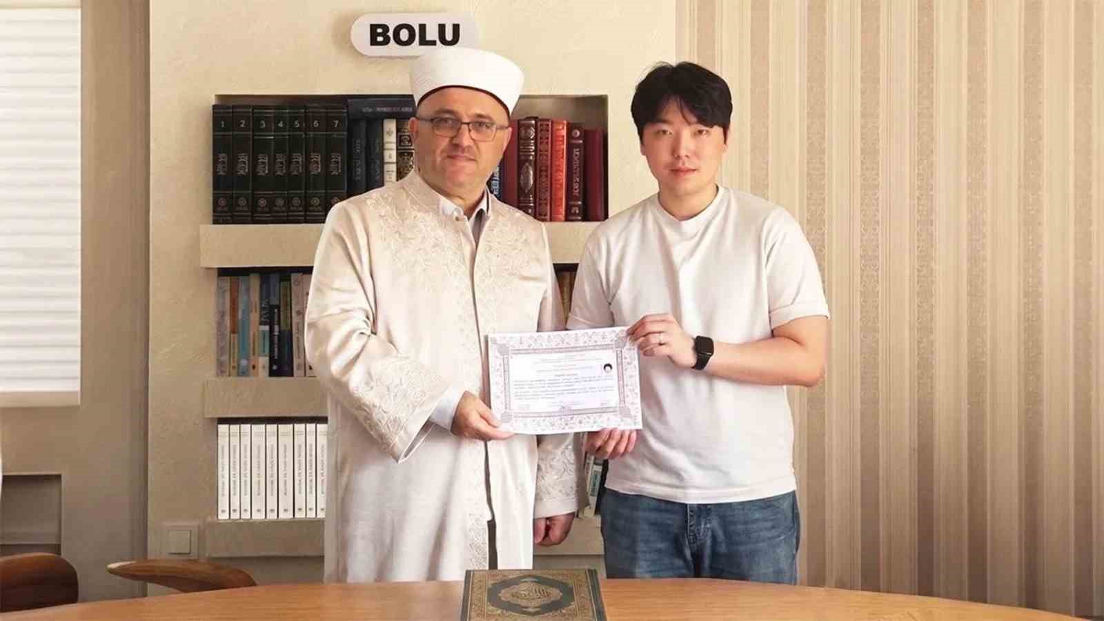 Güney Koreli genç Bolu’da Müslüman oldu 4 guney koreli genc boluda musluman oldu 0
