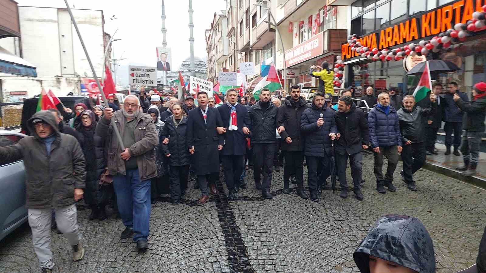 guneysudan galataya destek yuruyusu 3 2RT4gH8O