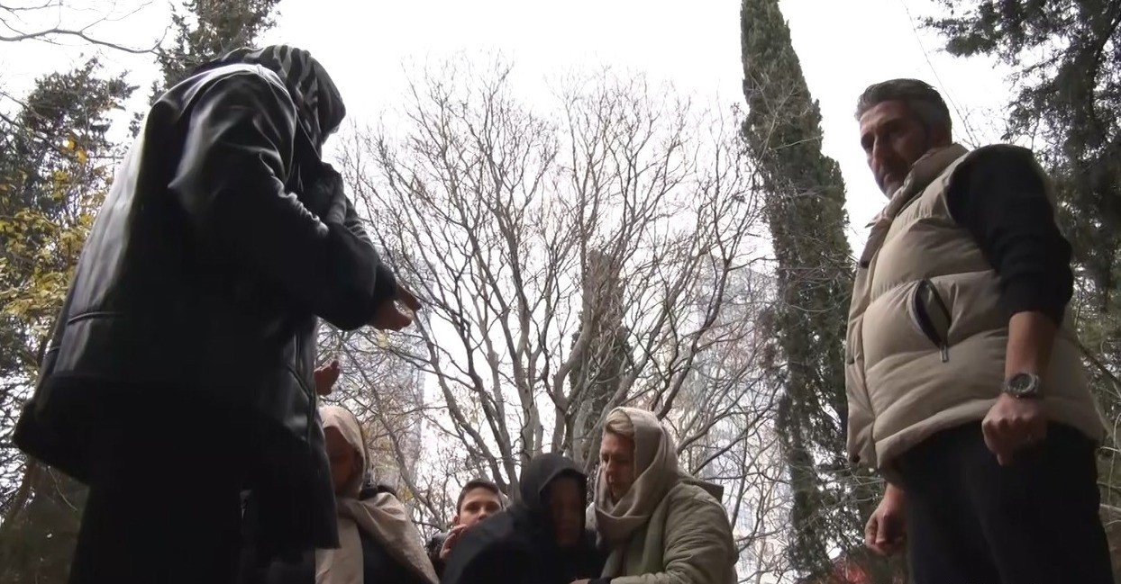 gungorende oldurulen atlas caglayanin yakinlari kabri basinda dua etti 1 HPtuhdNW