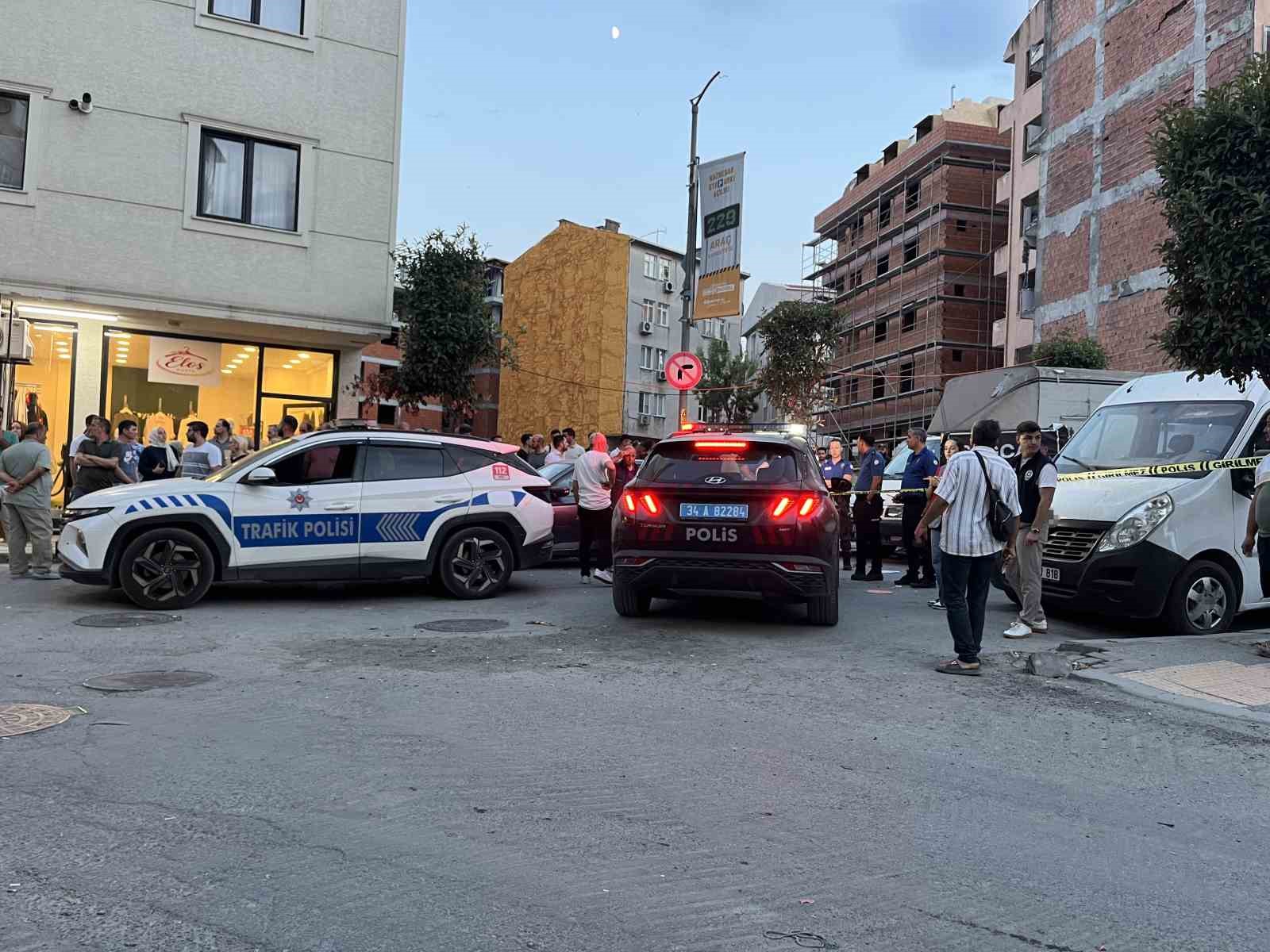 gungorende servis aracinin altinda kalan yasli adam hayatini kaybetti 1 lihj6PZ9