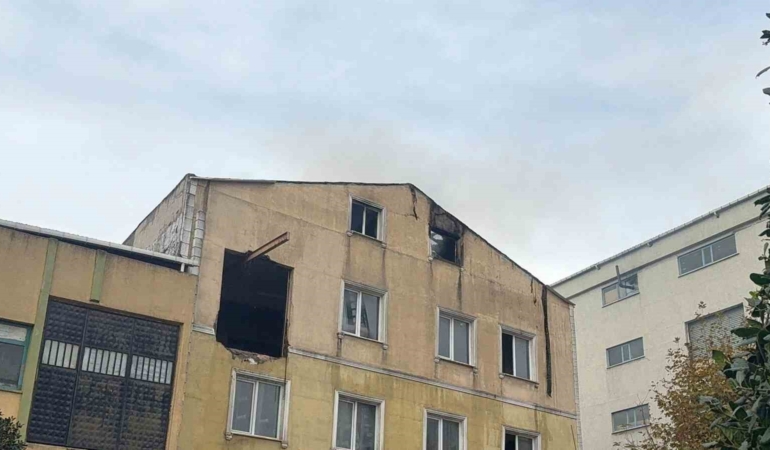 gungorende-tekstil-fabrikasi-alev-alev-yandi-o-anlar-kamerada-vDfPn3UZ.jpg