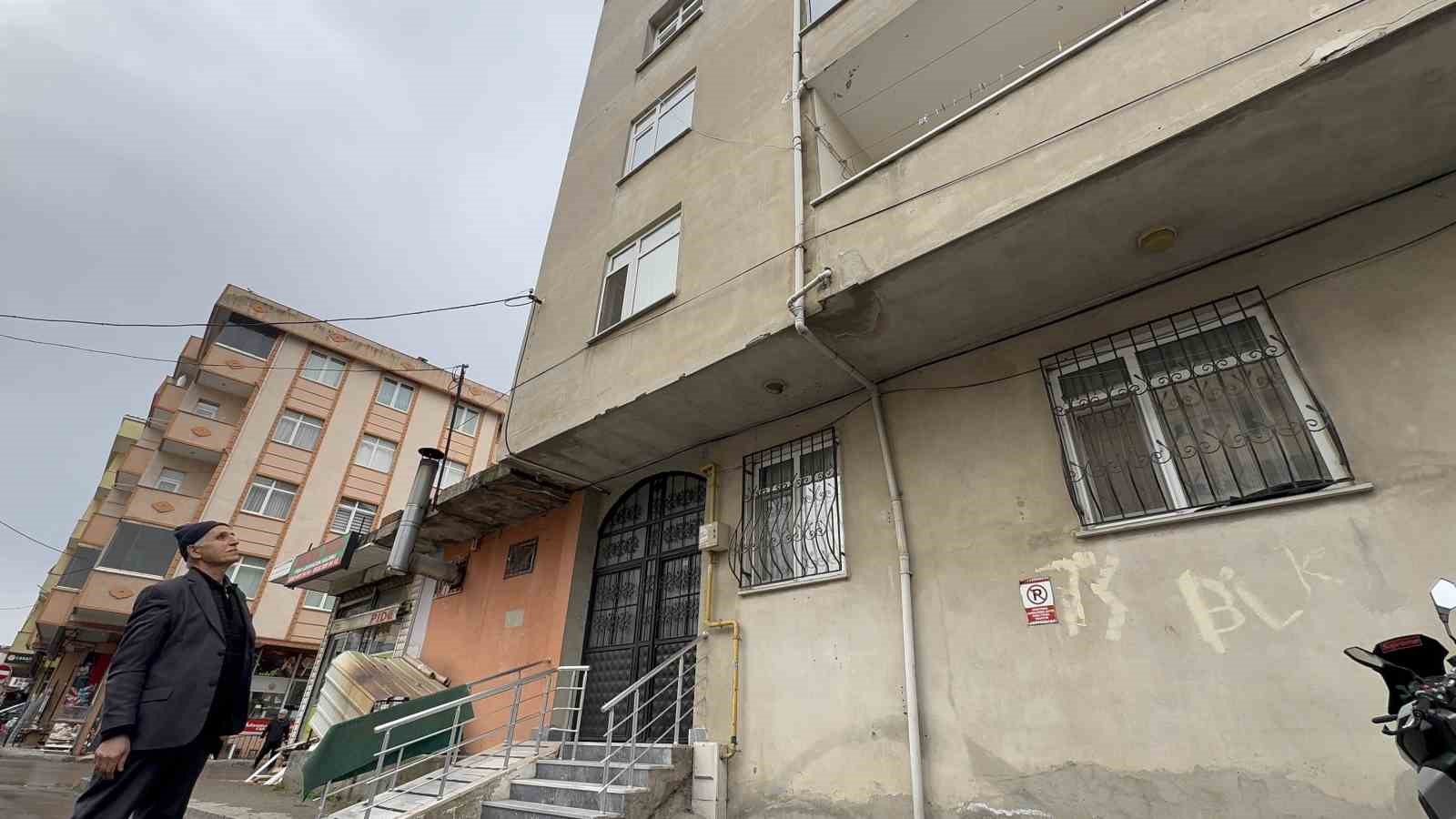 gupegunduz hirsizlik iki kadin dev panelleri cekceke yukleyip goturdu 3 3YXX5SA3