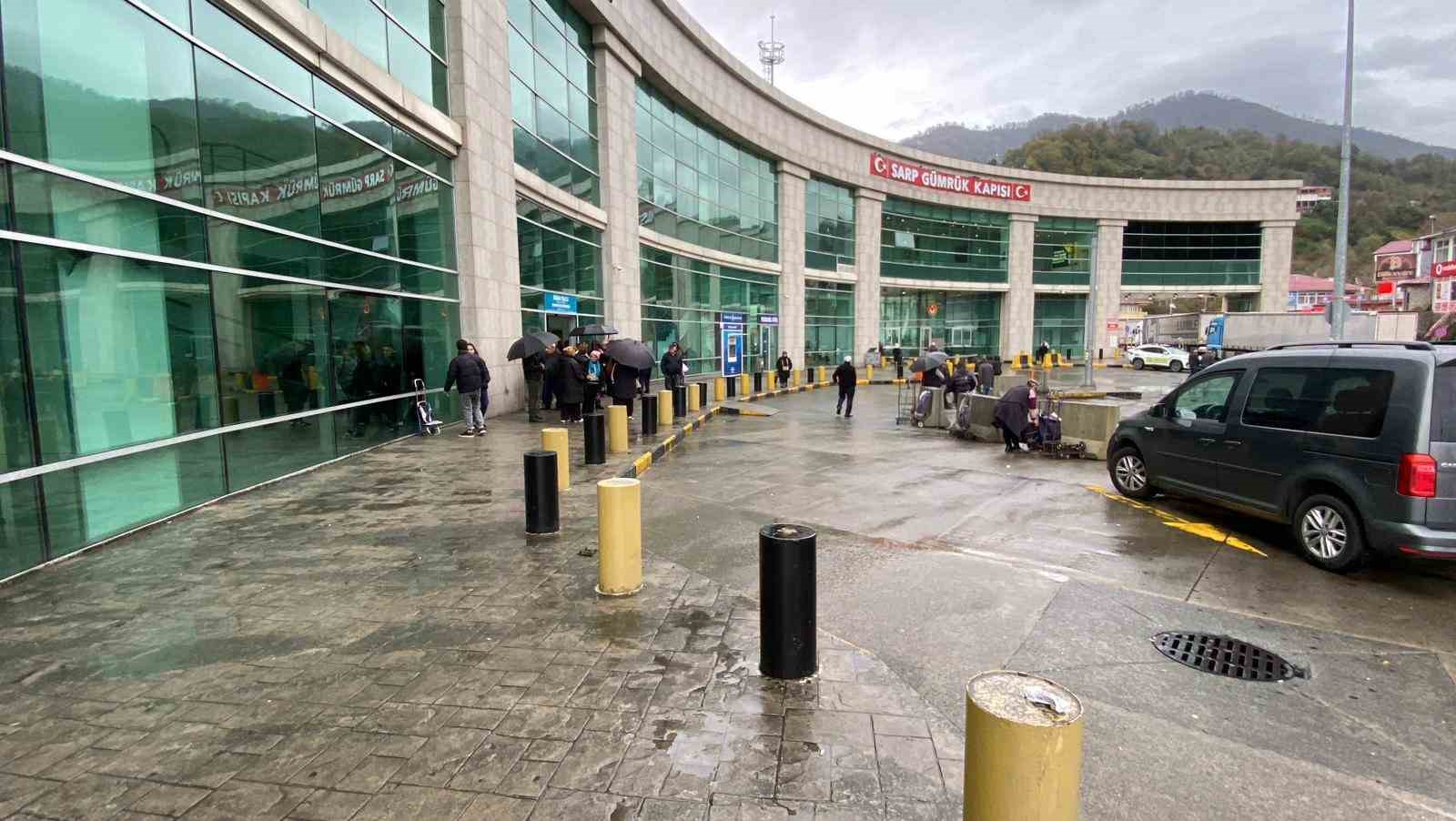 gurcistana gidebilmek icin sadece kimlik ve pasaport artik yeterli olmayacak 0 2Iidw5sX