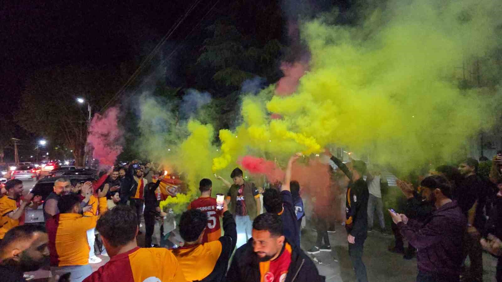 gurcistanin marneuli kentinde galatasarayin sampiyonlugu coskuyla kutlandi 0 15RyFPR8