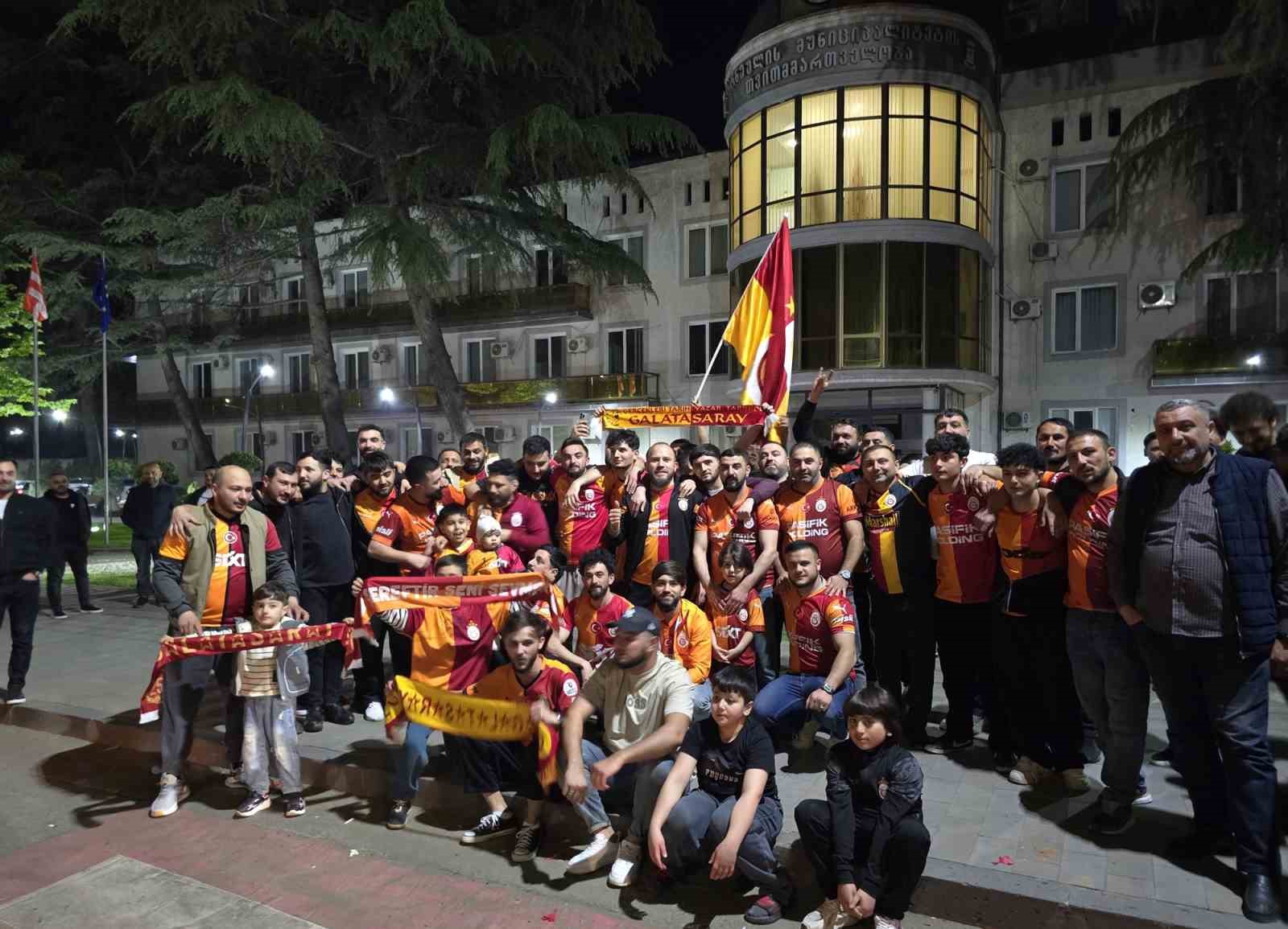 gurcistanin marneuli kentinde galatasarayin sampiyonlugu coskuyla kutlandi 3 tKfSHj3S