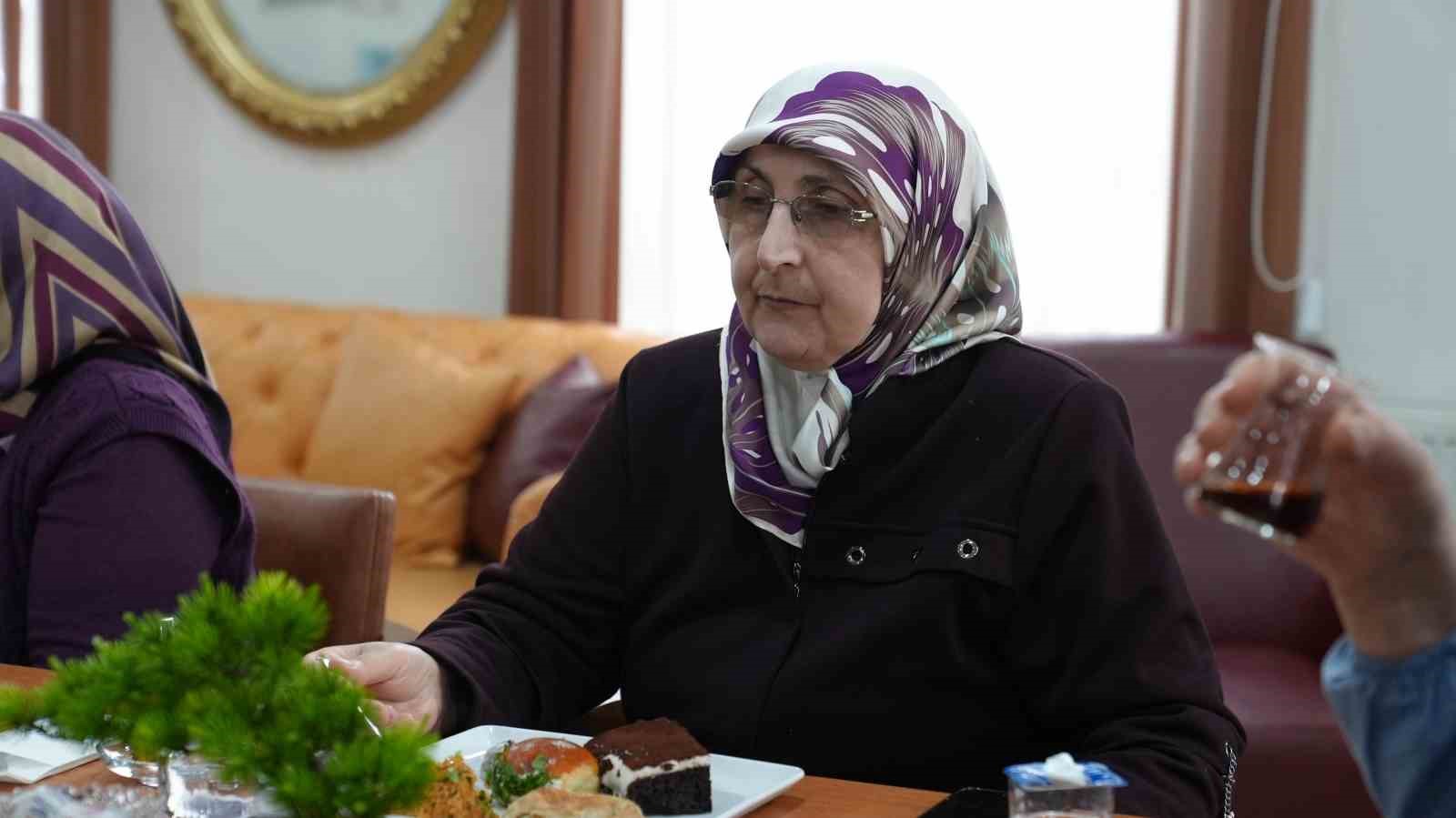 gursuda 50 yillik dostluk 50 yillik vefa 6