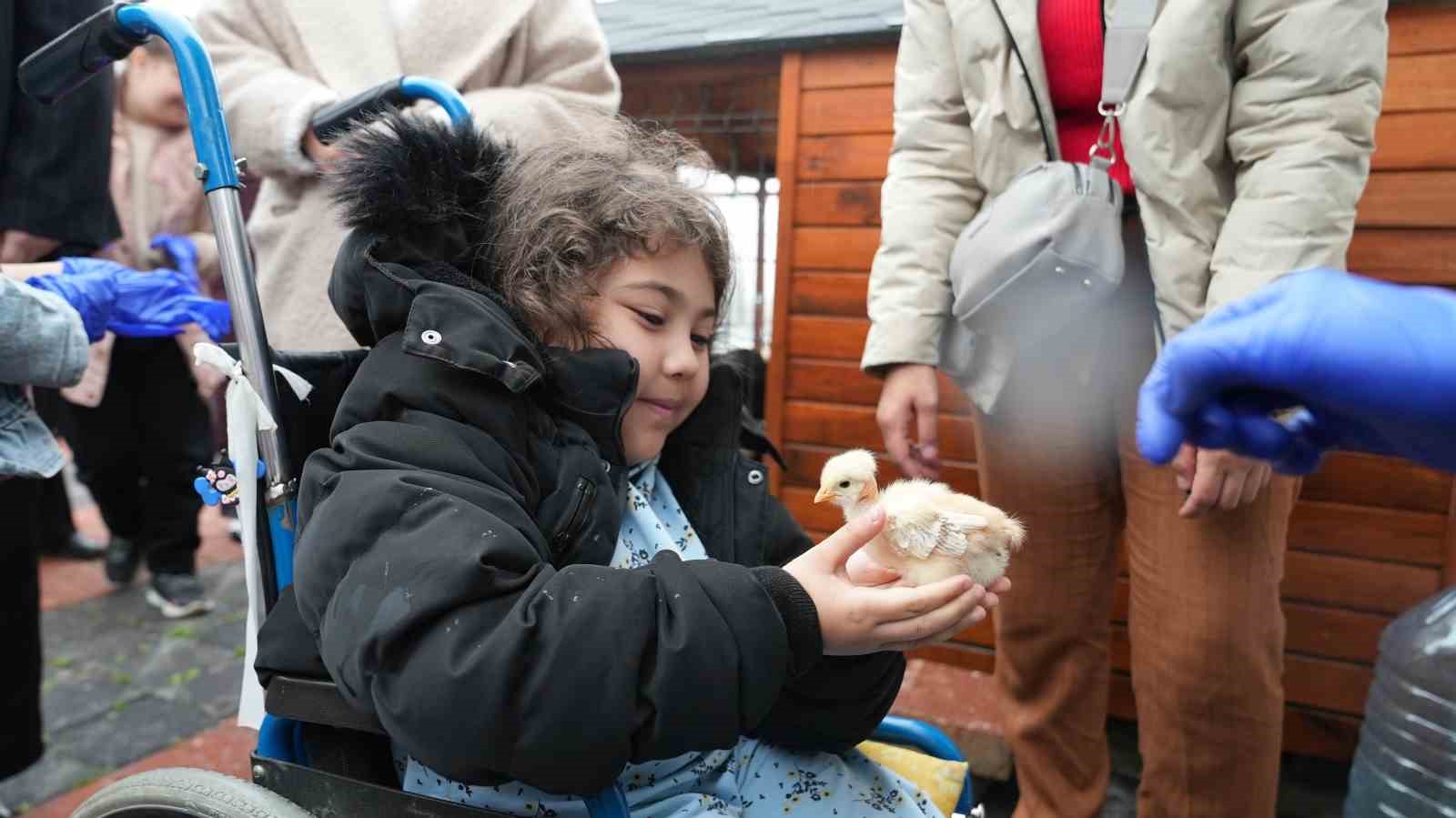 gursuda cocuklara destek buyuklere vefa 1 5EWNdVte