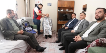 gursuda-cocuklara-destek-buyuklere-vefa-BCB3gG9Q.jpg