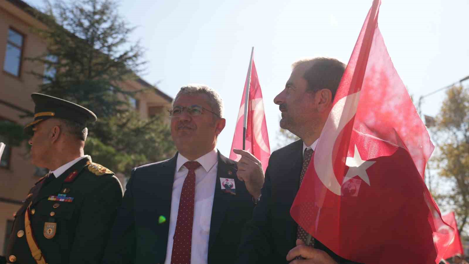 gursuda dugun gibi bayram kutlamasi 1 mNOWNdZs