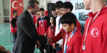 gursunun-sporcularina-odul-yagdi-uyKxk6Ut.jpg