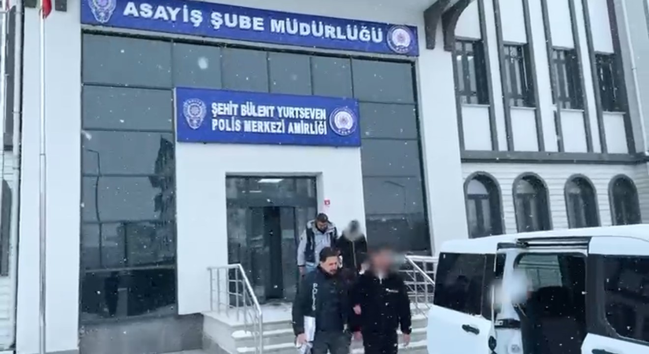 guvenlik kameralari ele verdi igdirda 1 tutuklama 2 XC5IHNIq