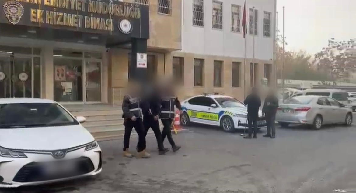 guvenlik kameralarini saniye saniye izleyerek hirsizlari yakaladilar 2 J2NN51Mc