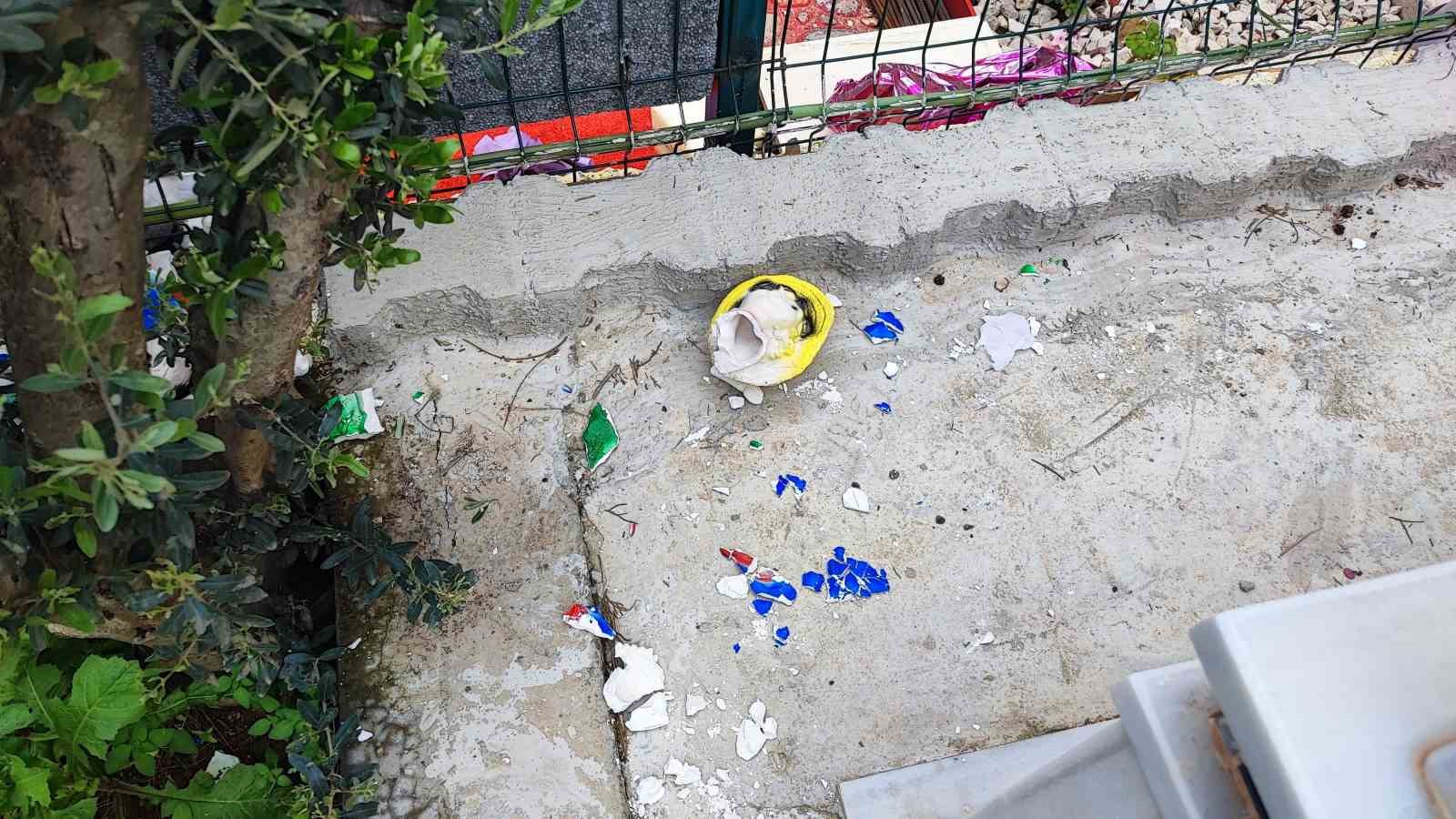 guvenlik kamerali polis mezarindan hirsizlik anneyi gozyaslarina bogdu 4 I4bdeiWe