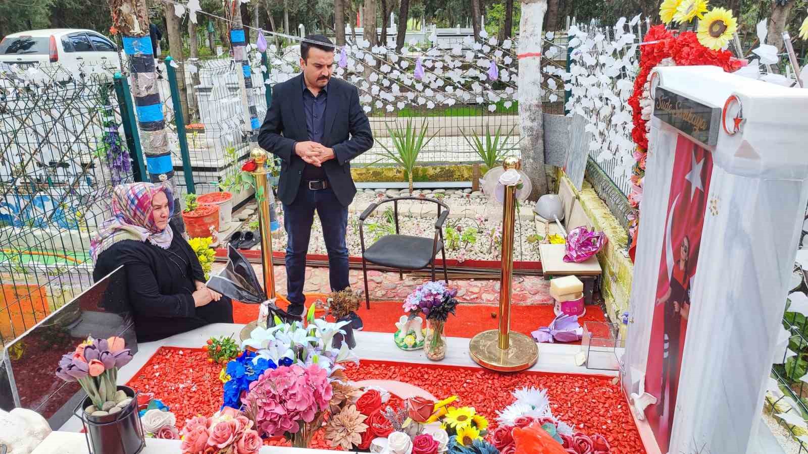 guvenlik kamerali polis mezarindan hirsizlik anneyi gozyaslarina bogdu 5 f9zhkHac
