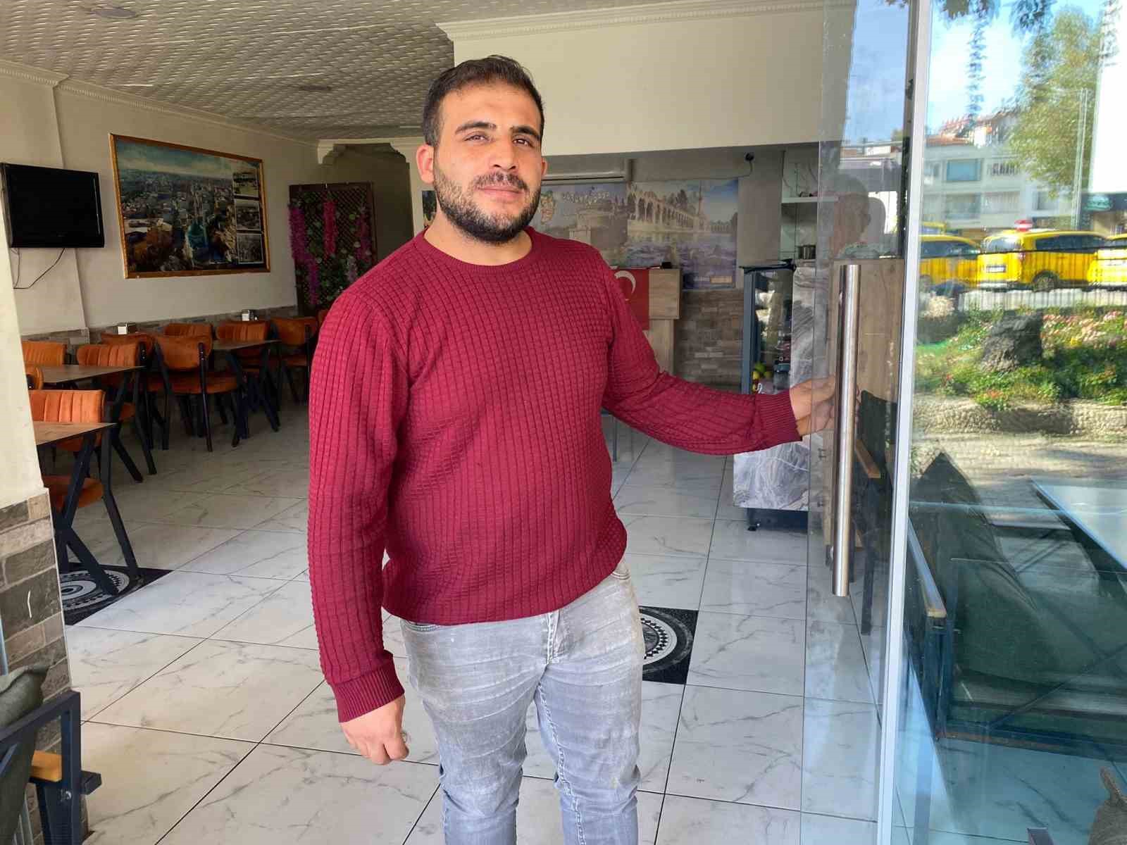 Güvenlik kamerasını etkisiz hale getirdi, kasadaki parayı ve motosikleti çalıp kayıplara karıştı 8 guvenlik kamerasini etkisiz hale getirdi kasadaki parayi ve motosikleti calip kayiplara karisti 4