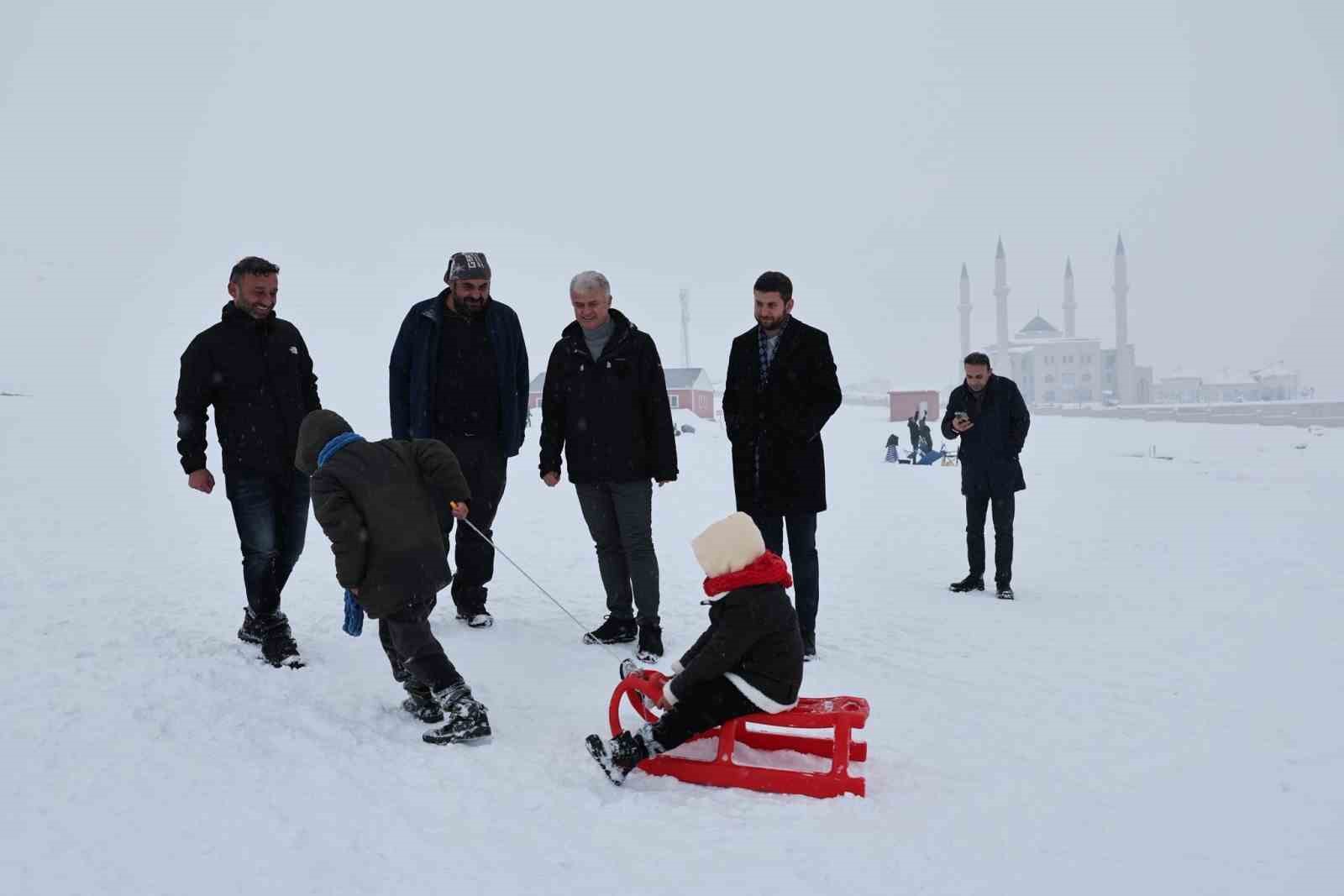 guzeldag kayak merkezi 15 bin kisiyi agirladi 3 YFG7XeqH
