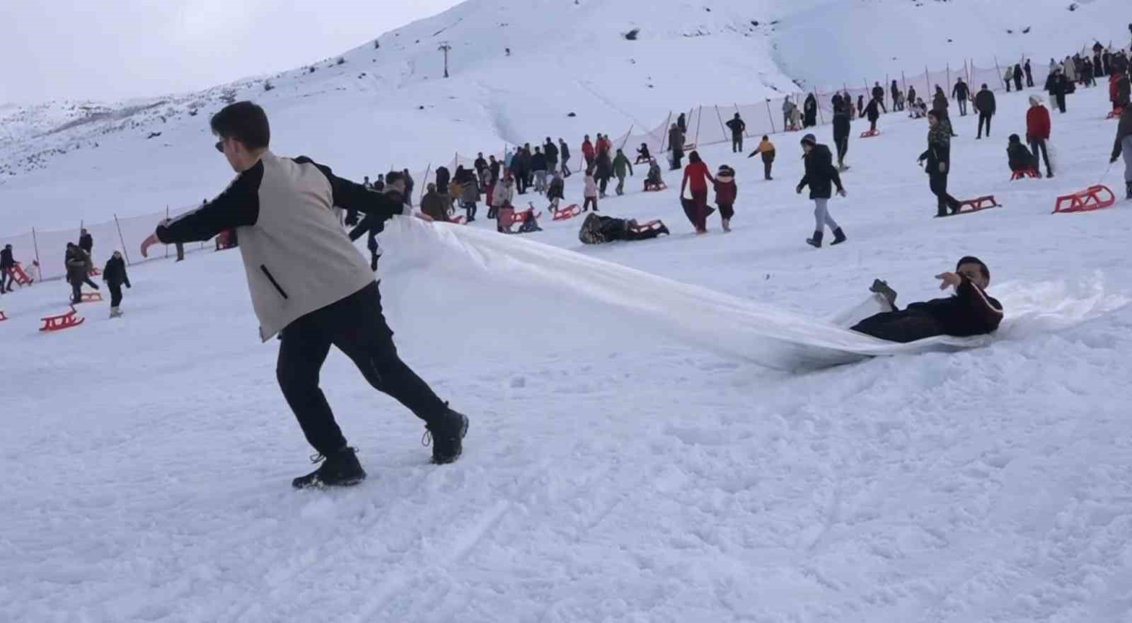 Güzeldağ Kayak Merkezi yarıyıl tatilinin son gününde doldu taştı 9 guzeldag kayak merkezi yariyil tatilinin son gununde doldu tasti 5 DcOs496S