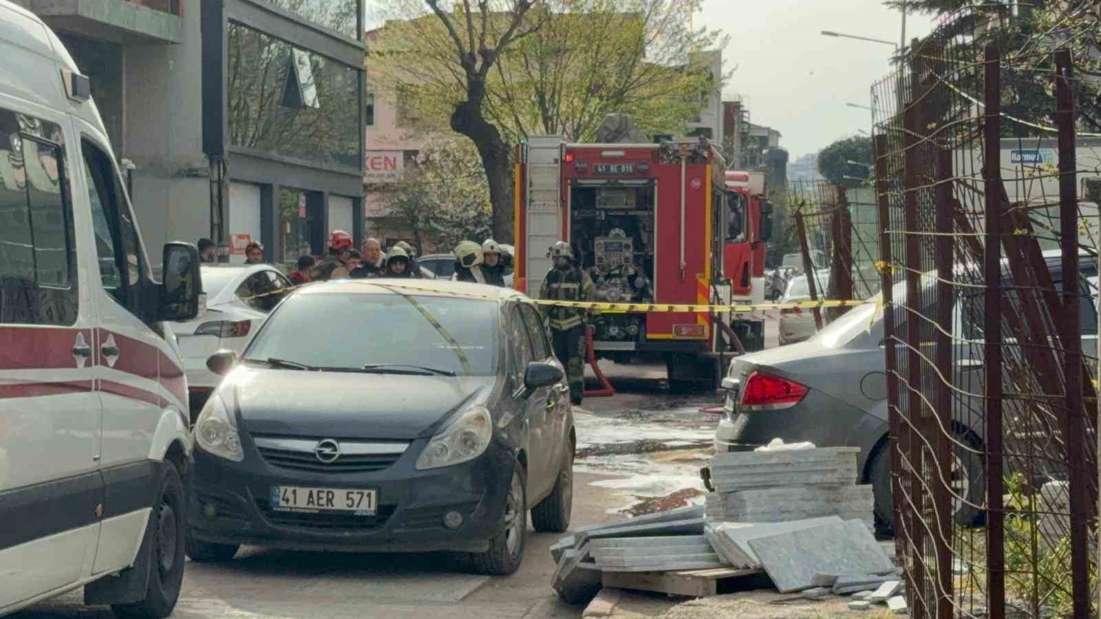 Güzellik merkezinin bulunduğu binada korku dolu anlar 8 guzellik merkezinin bulundugu binada korku dolu anlar 4 f5UhEP3X