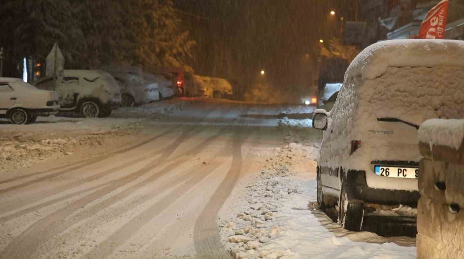 guzelyurt beyaza burudu kar kalinligi 14 santimetreye ulasti 5 zFqfB3KV